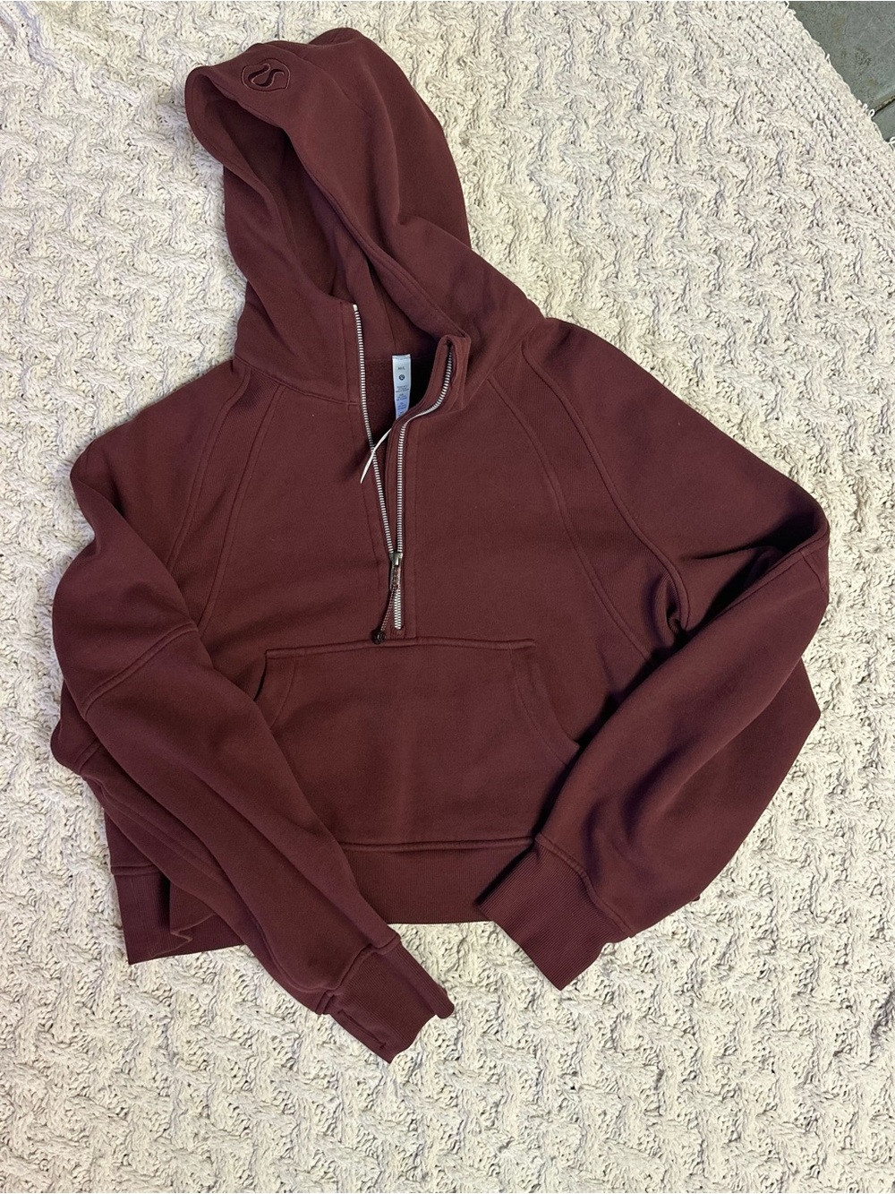 Lululemon burgundy scuba